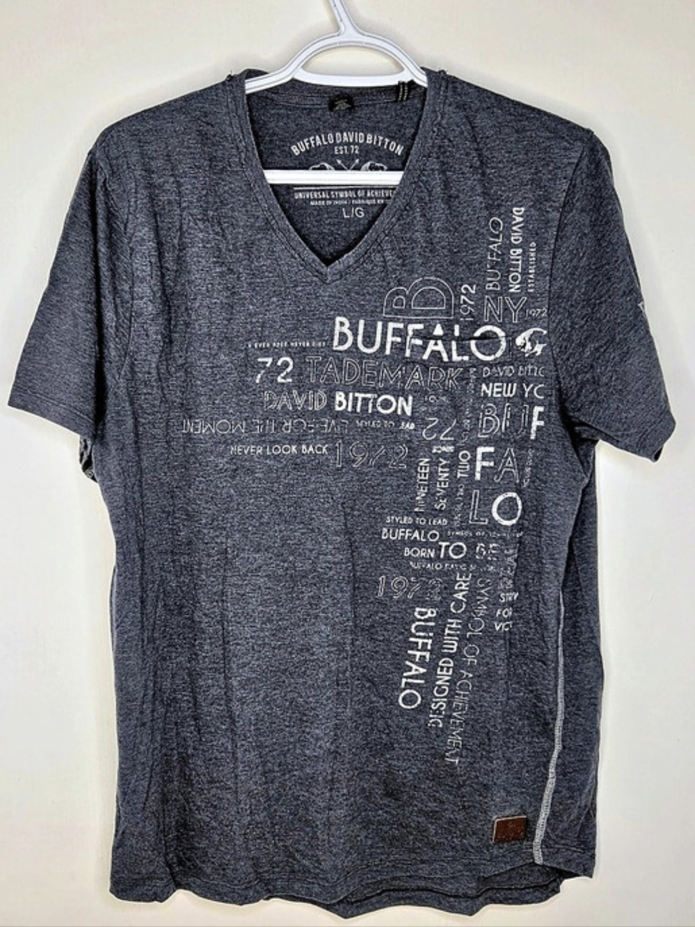 Buffalo David Bitton Graphic V-Neck T-Shirt Tee Blue/Gray Large